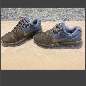 Nike Air Max 2017 Running Shoe Women 6.5